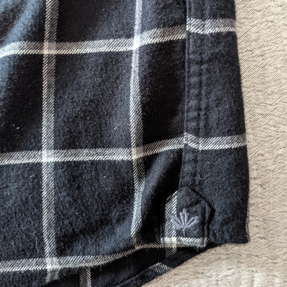 Roots casual button up - black / large - Picture 3 of 4